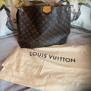 Louis Vuitton Graceful MM Hobo authentic.